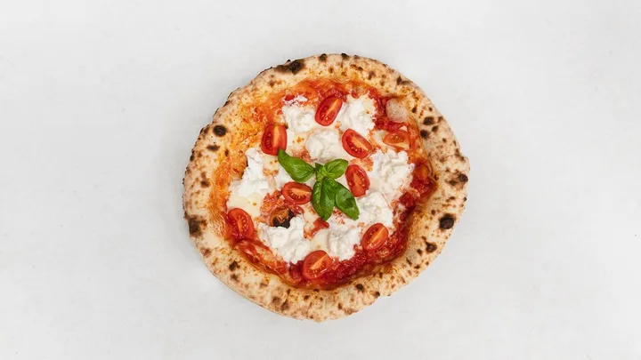 Caprese pizza