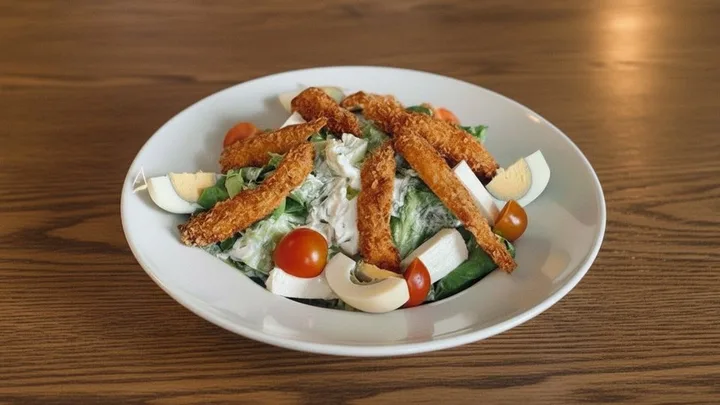 Hrskava pileća salata